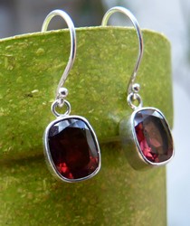 E069 rectangle red garnet earrings
